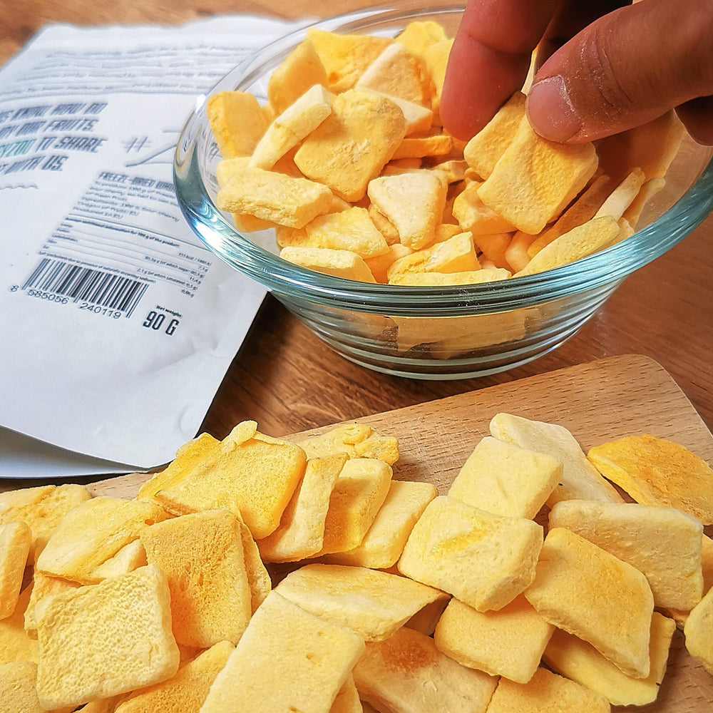 Freeze dried mango chunks